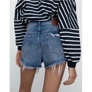 Zara Women's Sz 2 Denim‎ Blue 2.5" Inseam Distressed 100% Cotton The HW Shorts